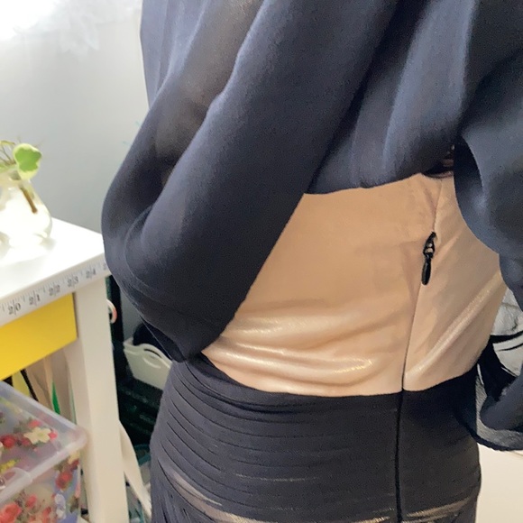 BCBG MAXAZRIA Classy black one sleeve dress - Picture 5 of 7